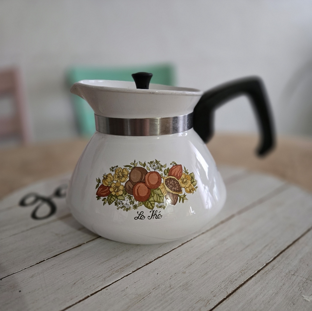 Vintage corningware spice of life "Le The" 6 cup tea pot